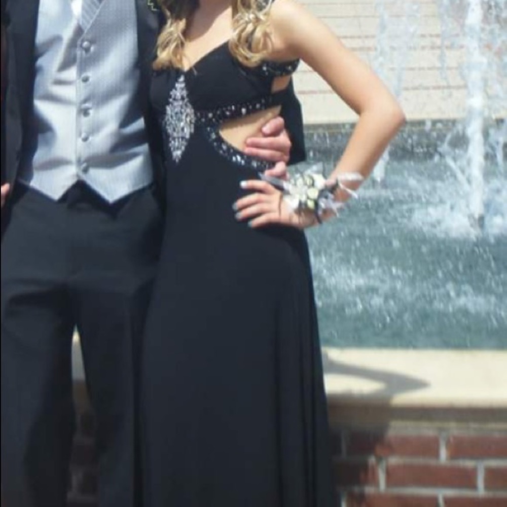 Gorgeous black prom dress 💕 - Picture 6 of 6